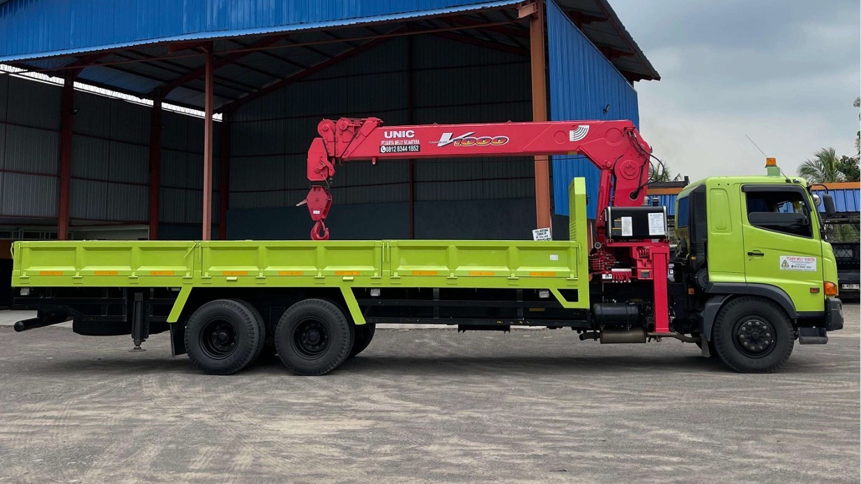 truck-mounted-crane